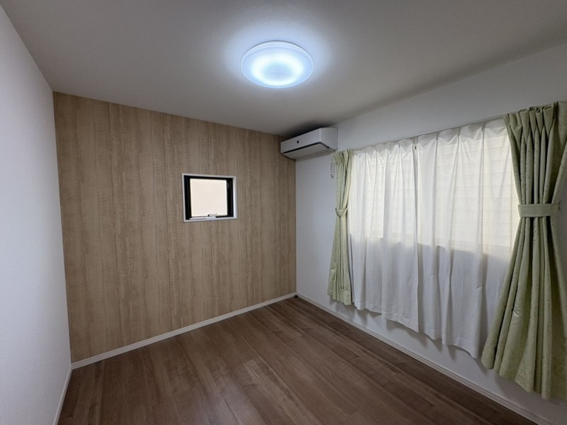 松山市空港通二丁目の洋室|どのお部屋も明るく、清潔感のある仕上がり。