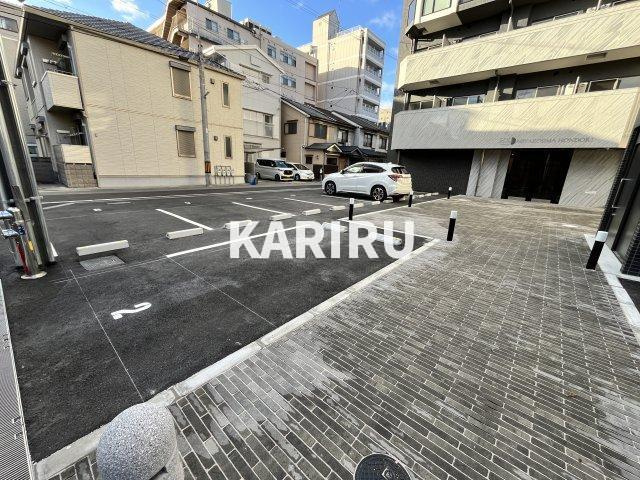 ソルテラス都島本通の駐車場