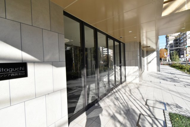 フレンシア西宮北口のエントランス