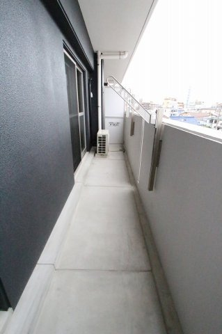 ディアコートKⅦのバルコニー