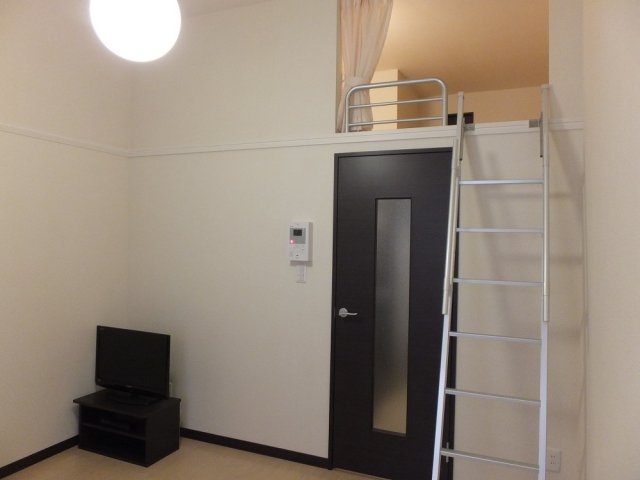 レオネクスト清明山の居間・リビング