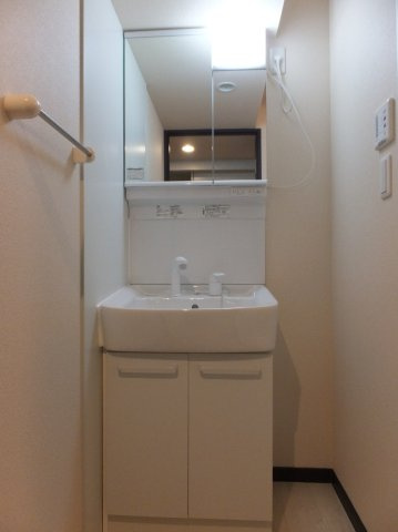 レオネクスト清明山の内装|独立洗面台