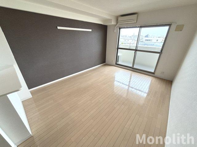 エミネンスコートの居間・リビング