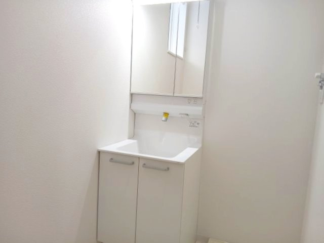 Pinot noir(ピノ・ノワール)の独立洗面台