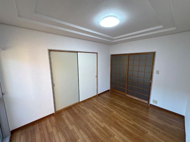エスペランサ西前田の内装|洋室（東側）