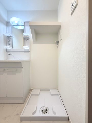 ポラリス鳥栖駅南の設備|室内の洗濯機置き場