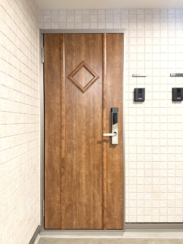 ポラリス鳥栖駅南の玄関|おしゃれな玄関入り口