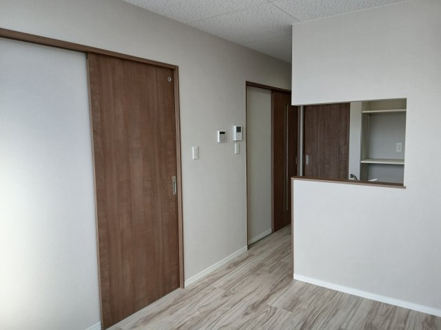 Pinot noir(ピノ・ノワール)の居間・リビング