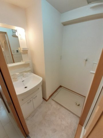 アヴニール東雲の洗面所|コンパクトで使いやすい洗面所