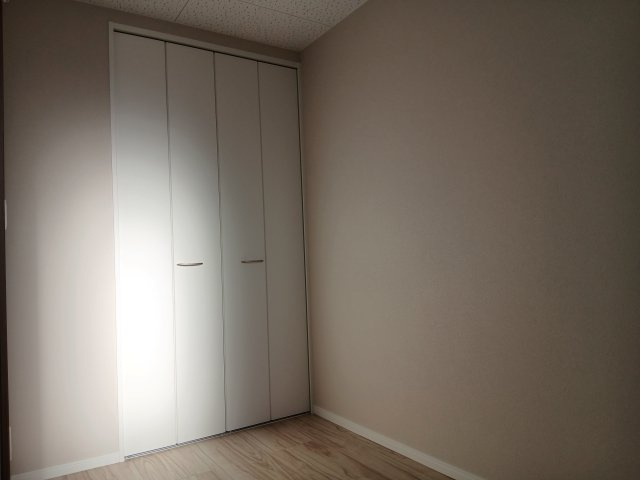 Pinot noir(ピノ・ノワール)の洋室