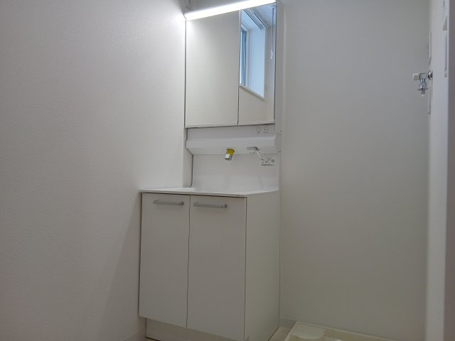 Pinot noir(ピノ・ノワール)の独立洗面台