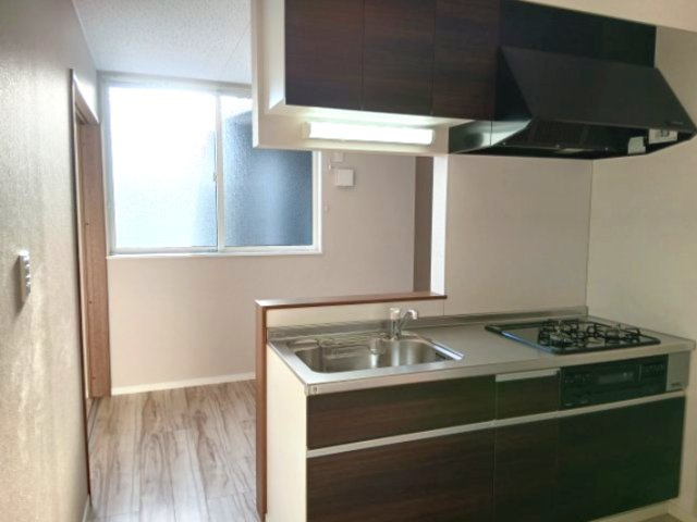 Pinot noir(ピノ・ノワール)の居間・リビング|建築中の写真です。