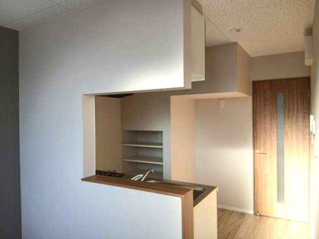 Pinot noir(ピノ・ノワール)の居間・リビング|建築中の写真です。