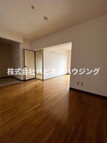 カームヤタ藤第1の居間・リビング