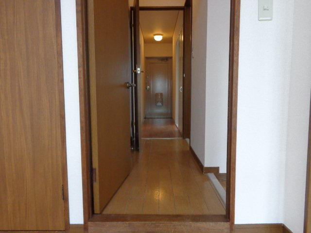 エスポアロイヤルの内装|廊下