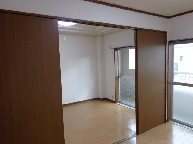 エスポアロイヤルの居間・リビング|リビング