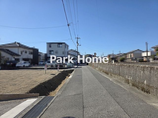 高知市南万々 -C号地・建築条件付き-売土地の前面道路含む現地写真
