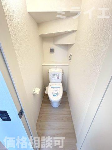 【新築戸建】札幌市白石区栄通7丁目2棟のトイレ|1階・2階に温水洗浄便座を設置。
同仕様物件