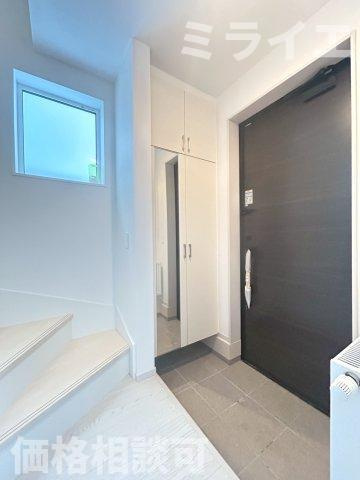 【新築戸建】札幌市白石区栄通7丁目2棟の玄関