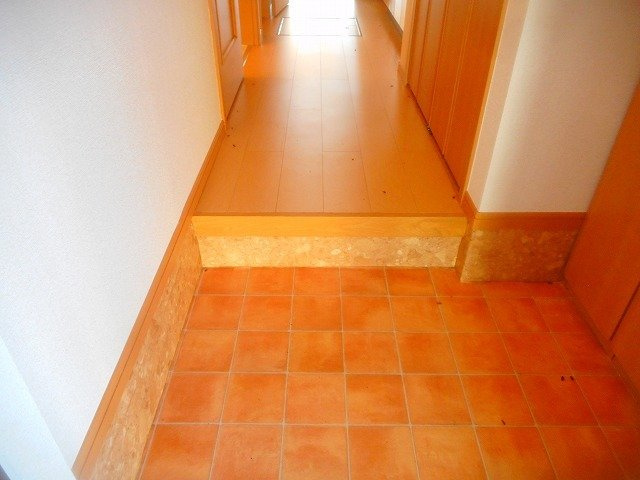 ボンヌ　シャンス　ｆの玄関