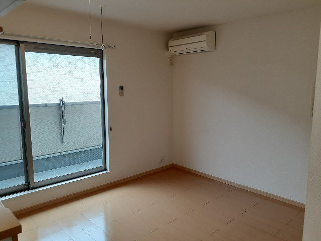 エクセントレア高畑南　弐番館の居間・リビング