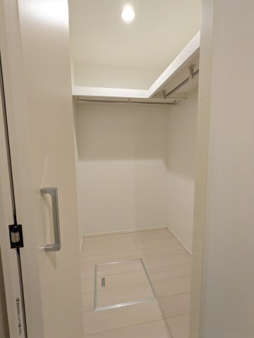 ハーモニーテラス二番Ⅱの収納|収納①：ウォークインクローゼット