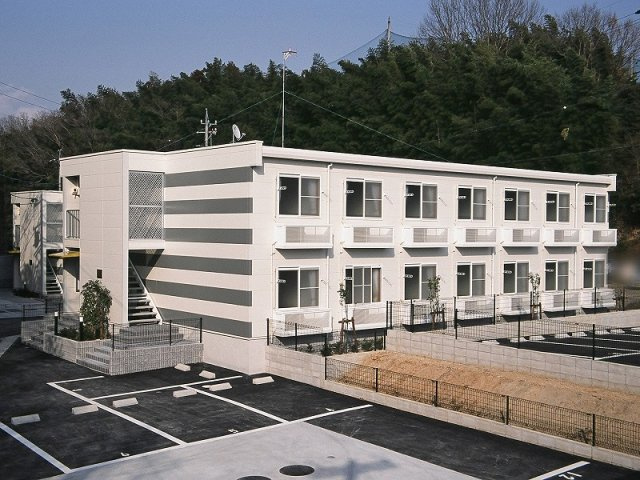 レオパレスリバーサイド室町の外観