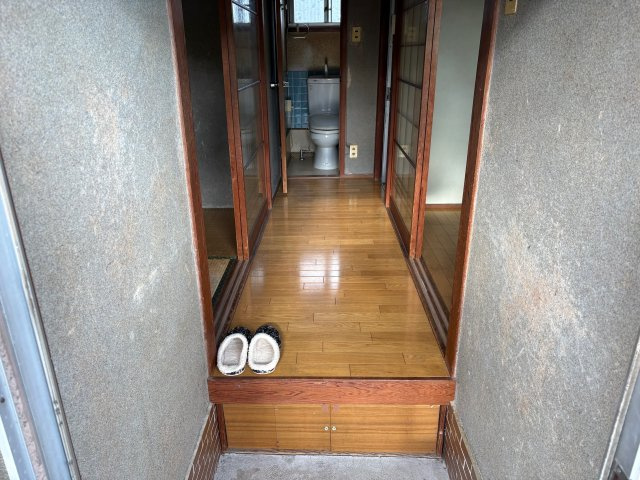 藤井アパートの玄関