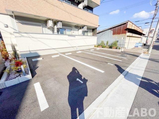 フジパレス明美町の駐車場