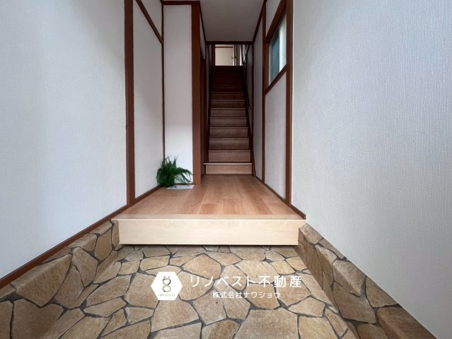 東大阪市東鴻池町4丁目の玄関|お好みのシューズボックスを設置ください♪