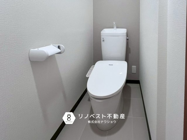 東大阪市東鴻池町4丁目のトイレ|白を基調とした清潔感のあるトイレです。誰もが快適にご使用いただけます♪