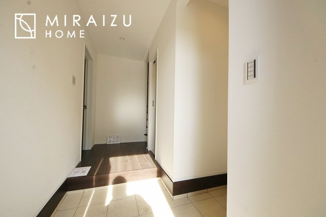 【庭】 | 青く澄み渡った綺麗な空と、陽の光をたっぷりと受ける、そんな新築住宅で新生活をスタートしてみませんか？見学・ご相談等、ミライズホーム(株)までお気軽にご連絡下さい♪