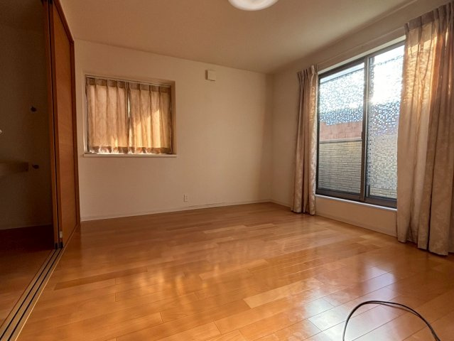 光の森　店舗付き住宅の洋室|２階