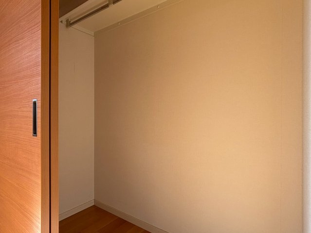 光の森　店舗付き住宅の収納|洋室　1
