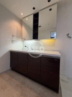 【洗面所】 | レジディア心斎橋ウエスト　堀江小学校区 | レジディア心斎橋ウエスト　洗面台