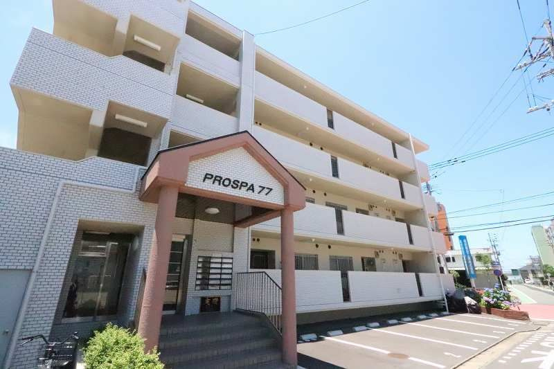 福岡市博多区三筑２丁目の賃貸マンションの外観