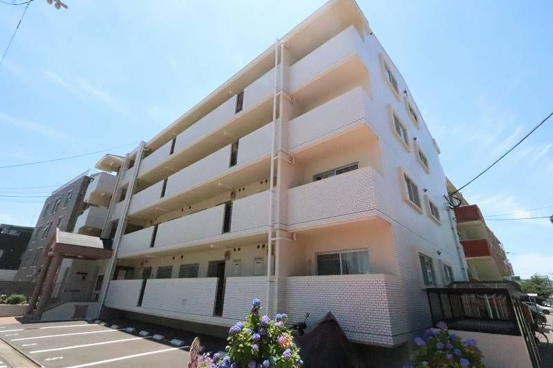 福岡市博多区三筑２丁目の賃貸マンションの外観