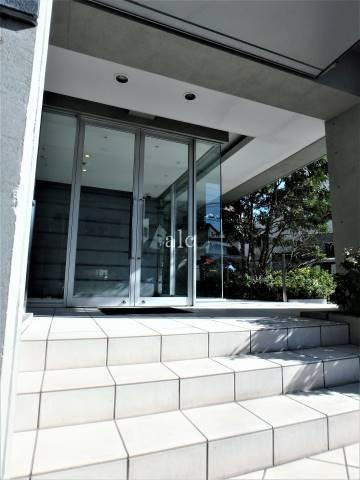 中野区南台５丁目の賃貸マンションの外観|おしゃれな外観です