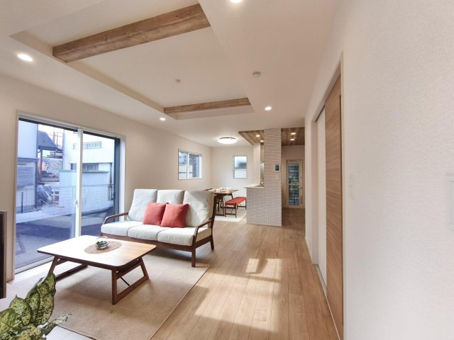 行田市持田4丁目　新築住宅の居間・リビング