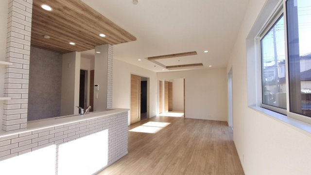 行田市持田4丁目　新築住宅の居間・リビング