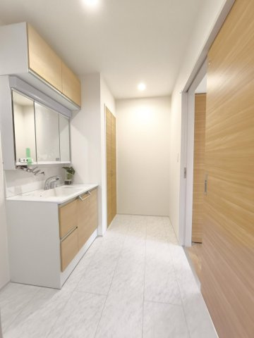 行田市持田4丁目　新築住宅の独立洗面台