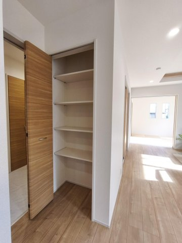 行田市持田4丁目　新築住宅の収納