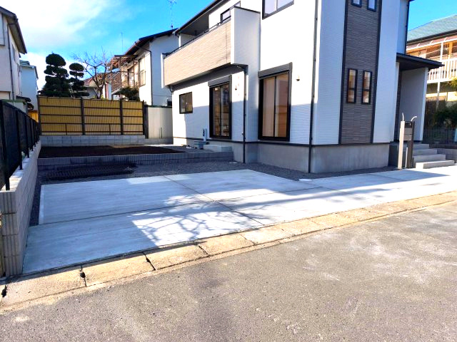 行田市持田4丁目　新築住宅の駐車場
