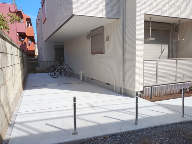 オハナ　ラウレア　奥間のその他共用部分|★奥が駐輪場です★