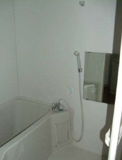 ホワイトベッセル-Nの浴室