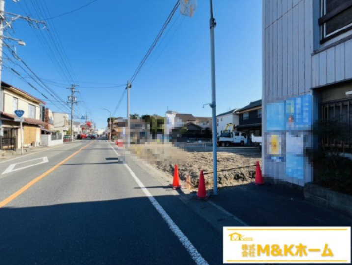 知多市八幡字荒古後　全3棟　2号棟の前面道路含む現地写真|R8.1.6撮影　前道8.3ｍ！