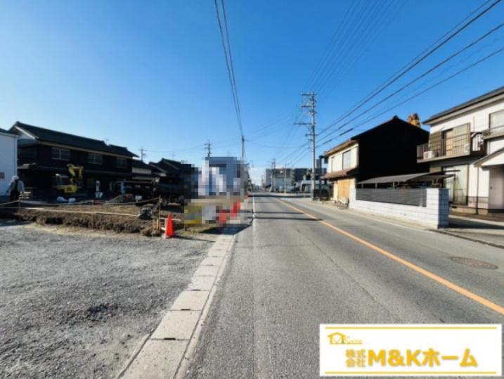 知多市八幡字荒古後　全3棟　2号棟の前面道路含む現地写真|R8.1.6撮影　WIC完備☆