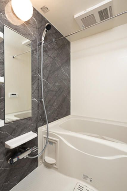 ルーチェ六義園の浴室