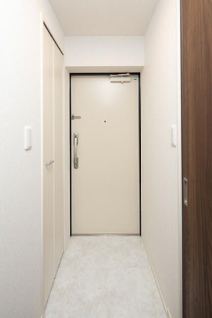 ルーチェ六義園の玄関