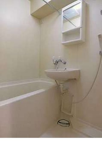 【シャワールーム】